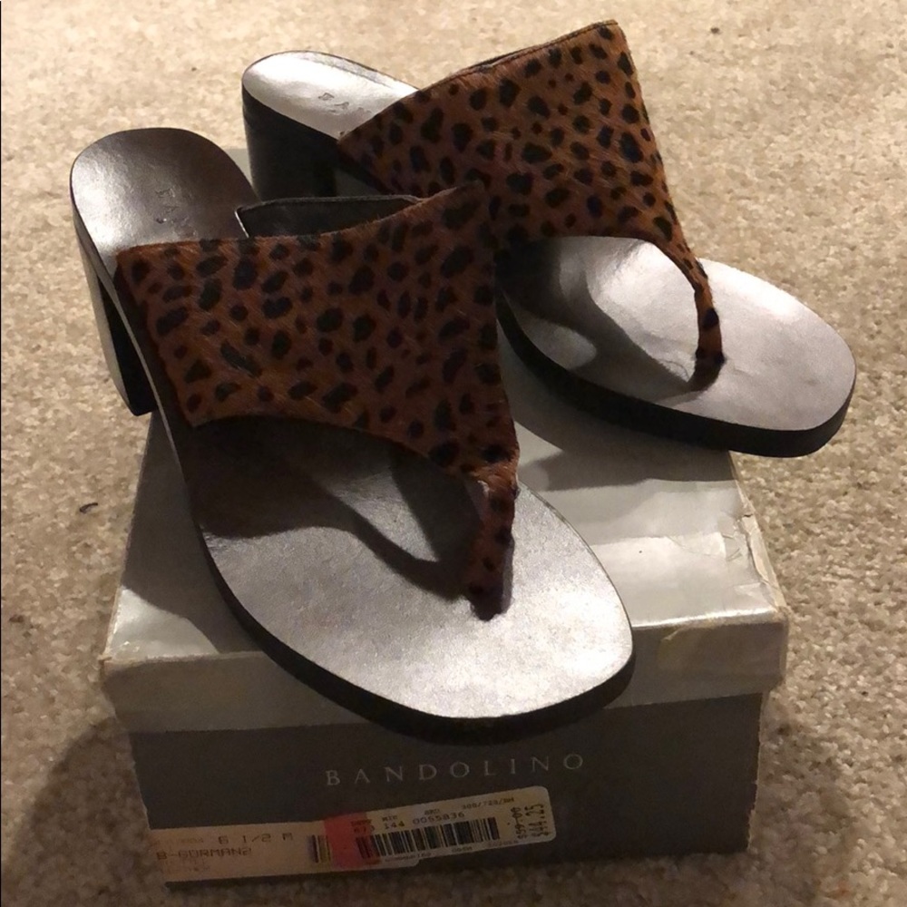 New Bandolino animal fur sandals